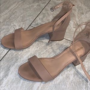 Super comfy Tan block heels